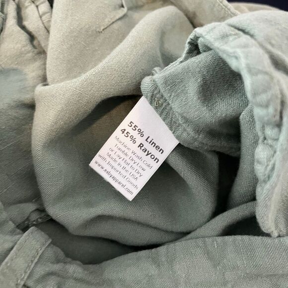 Esby Apparel Sage Green High Rise Pleated Trouser Shorts Women's Size 12 - Picture 7 of 7